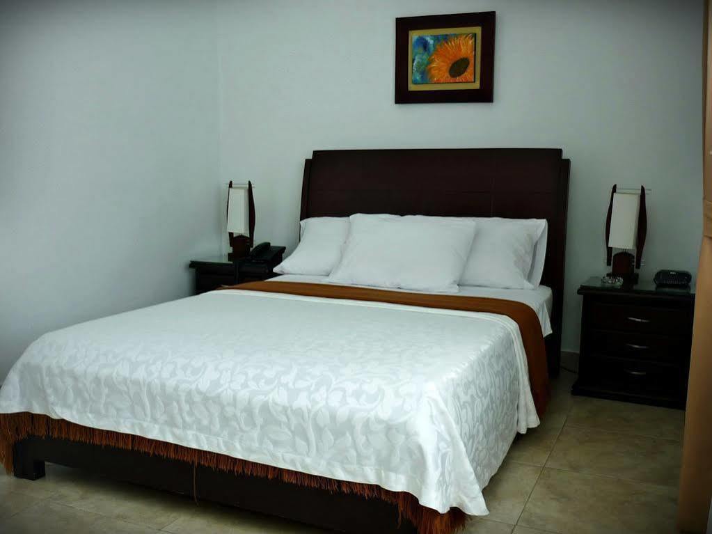 Hotel Mi Corral Plaza Montería Exteriör bild